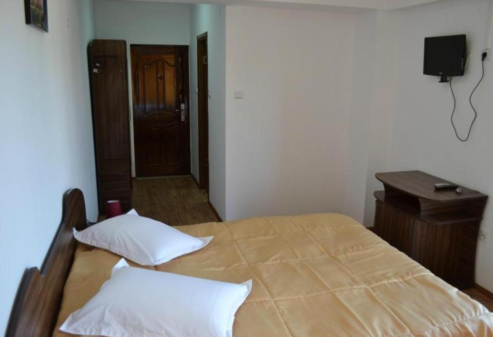 Hotel Corsar Тульча Номер фото