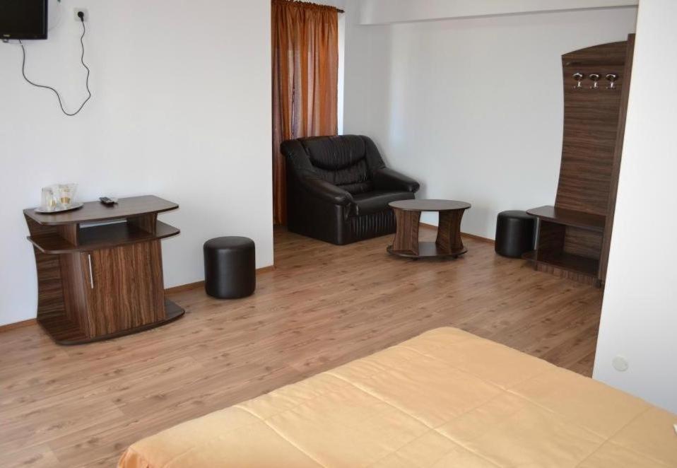 Hotel Corsar Тульча Номер фото