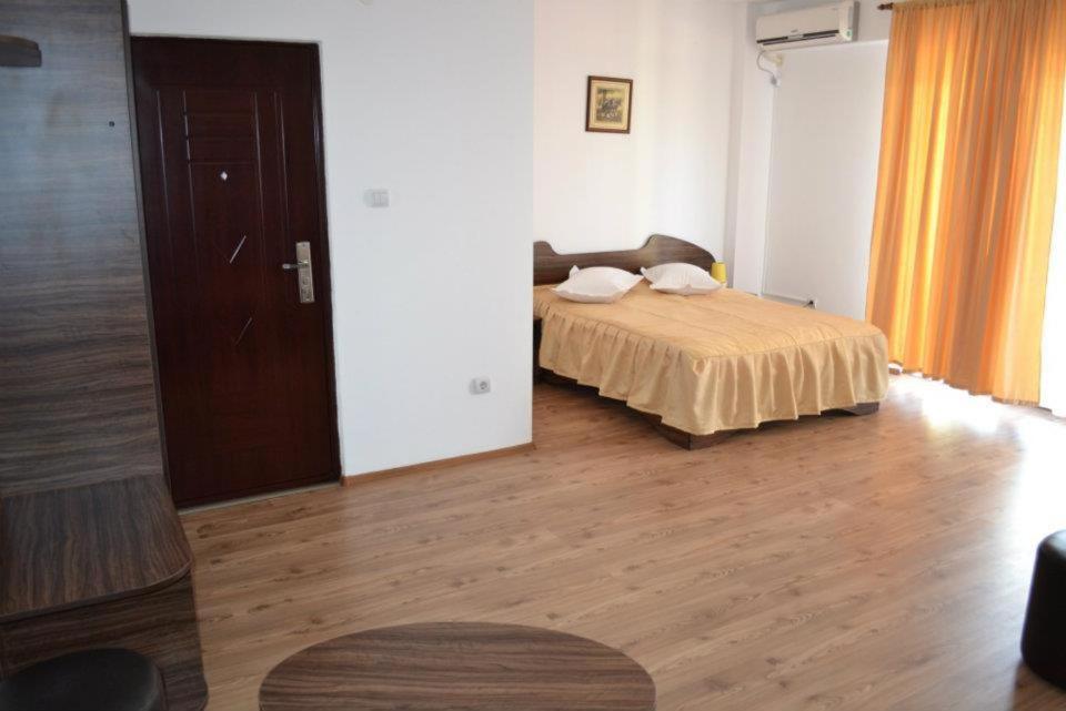 Hotel Corsar Тульча Екстер'єр фото